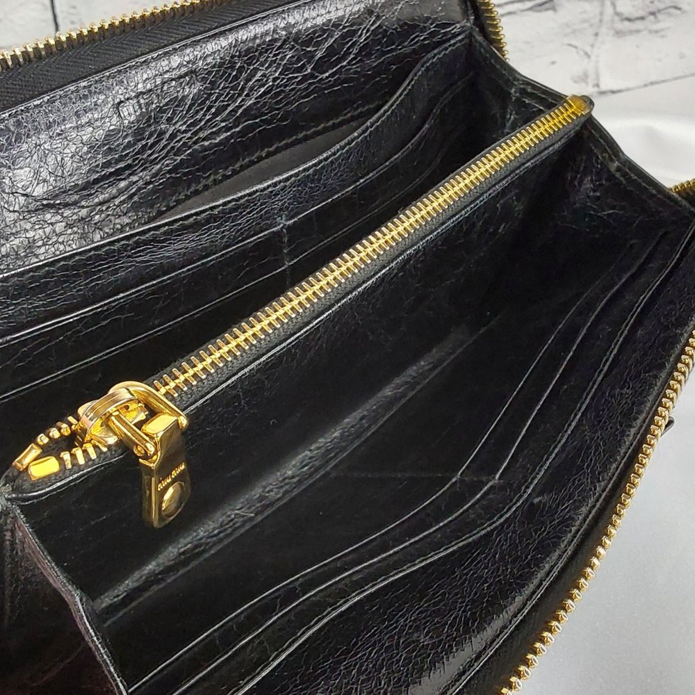 'MIU MIU' BOW-FRONT LEATHER WALLET FULL-ZIP  DISTRESSED ONYX - Picture 5 of 15